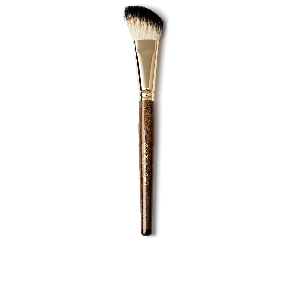 Blush and contouring brush (1 pc)